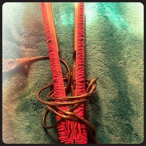 Pink straightener
